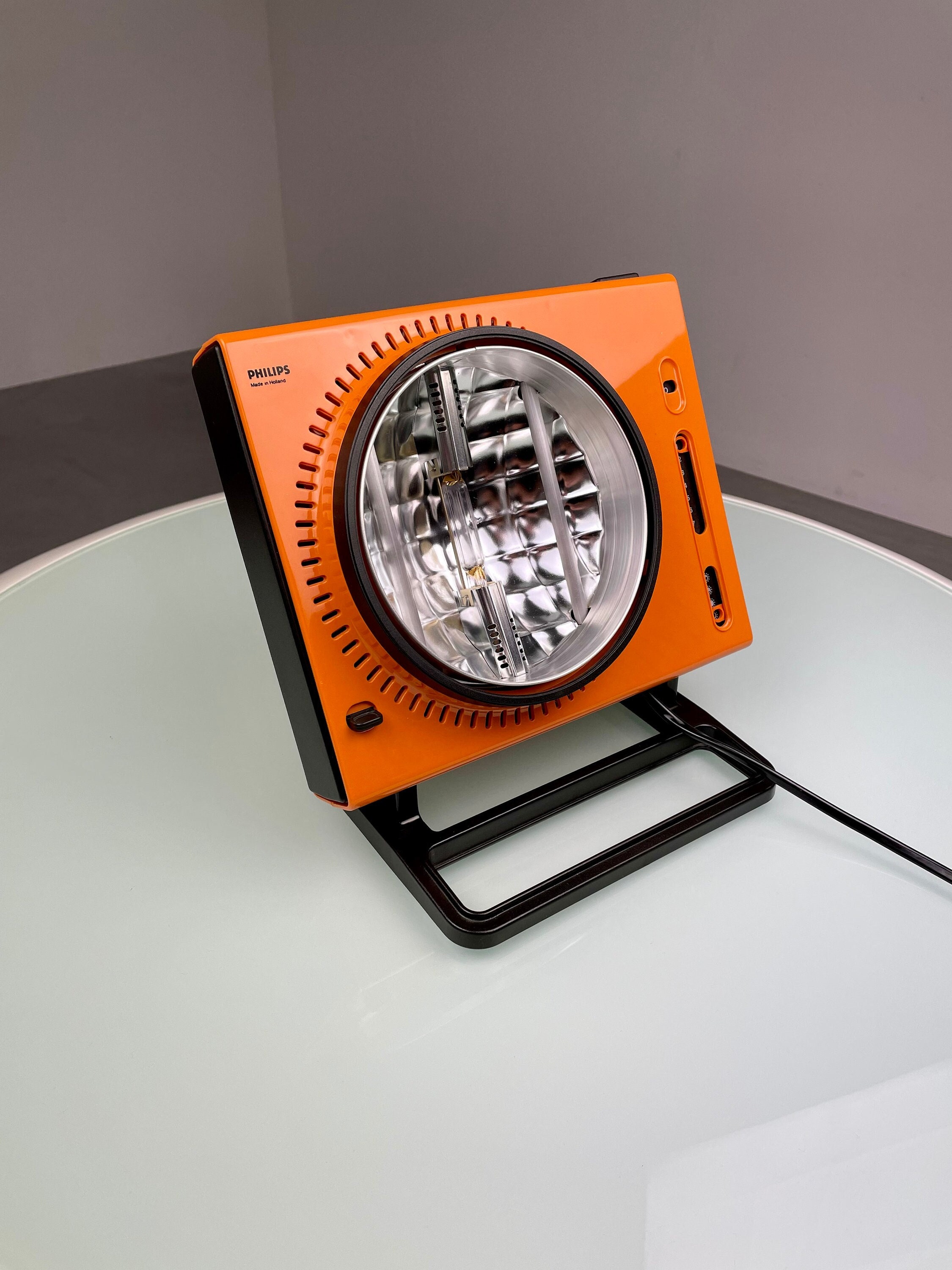 Ultraviolet sales sun lamp