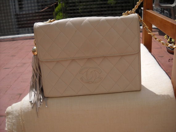 CHANEL Vintage Cream Lambskin Bag Chain Strap Made in France -  Israel