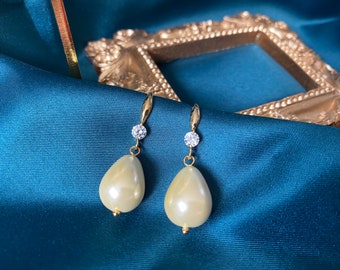 Girl with pearl earring light gold pearl small size 18k gold plated with crystal tear drop handmade earrings gift for her bridal jewelry