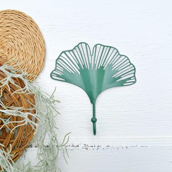 Ginkgo Leaf Metal Wall Hook: Lightweight Decor