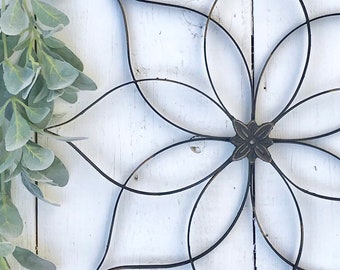 Metal Flower Wall Art/ Flower Wall Dècor/ Metal Flower/ Shabby Chic Flower Wall Art/ Flower/ Outdoor Dècor/ Indoor Dècor/ Garden Decor/Black