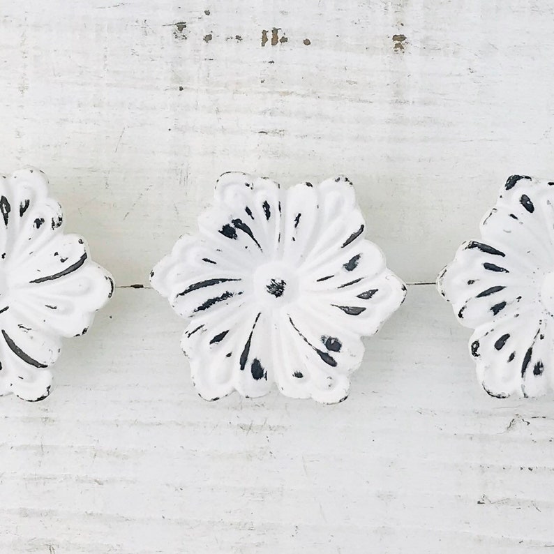 Perillas de flores angustiadas perilla de flor de primavera | Etsy