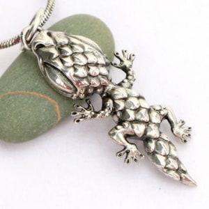 Xerxes Lizard Pendant *10k/14k/18k White, Yellow, Rose, Green Gold, Gold Plated & Silver* Animal Reptile Gecko Pet Vet Charm Necklace Gift