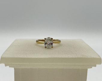 14kt Yellow Gold Engagement Ring Set with Oval Shape Lab Grown Diamond