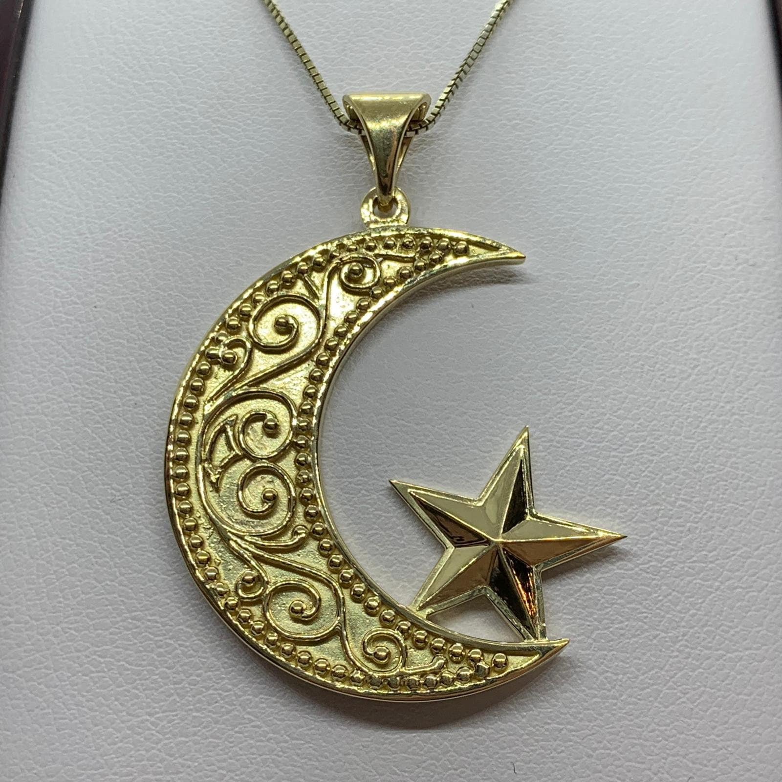 Crescent Moon Islamic Pendant *10k/14k/18k White, Yellow, Rose