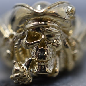 Black Bart Pirate Skull Ring 10k/14k/18k Blanc, Jaune, Rose, Or Vert, Or Plaqué Or et Argent Skeleton Biker Punk Gothic Demonic Thumb