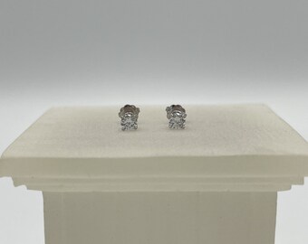 14kt White Gold Basket Set earrings set with Round Lab Grown Diamonds