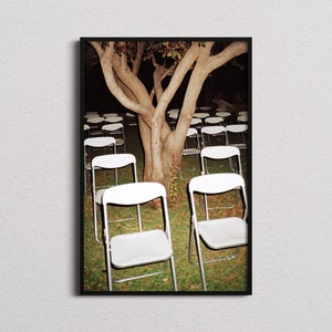 Nr. 120. &quot;After the Concert&quot; - Physical Fine Art Photography Print - analoog, flash fotografie, film, 35mm, stedelijke, lege stoelen, hedendaagse