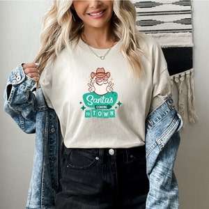 Santa Claus is coming to town Christmas gift present  Cotton Tee Tshirt