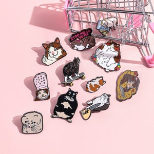 Katzen Meme Emaille Pins - No Talk Me I Angy Cat, selbstgefälliges Messer, weinende Katze, traurige Katze, Schleifen Katzenpin, Krokokatze