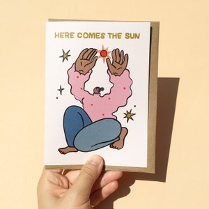 Hier kommt die Sonne Minimalist Karte, Geburtstagswünsche, Get well minimal Karte, feministische Tan Lady, neutrale warme Grußkarten, Feel Better Karte