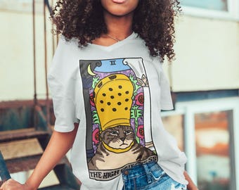 Maglietta originale con meme del gatto e alta sacerdotessa Crocs, maglietta con carta dei tarocchi, abbigliamento da strega, maglietta con il gatto papa, regalo con meme di gatti, maglietta con meme di gatti tristi