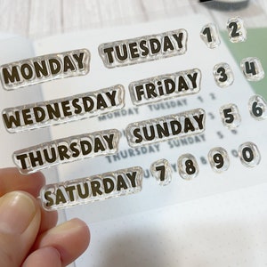 Timbri trasparenti con lettere dei giorni feriali e dei numeri, set di timbri per layout del calendario per diario e agenda