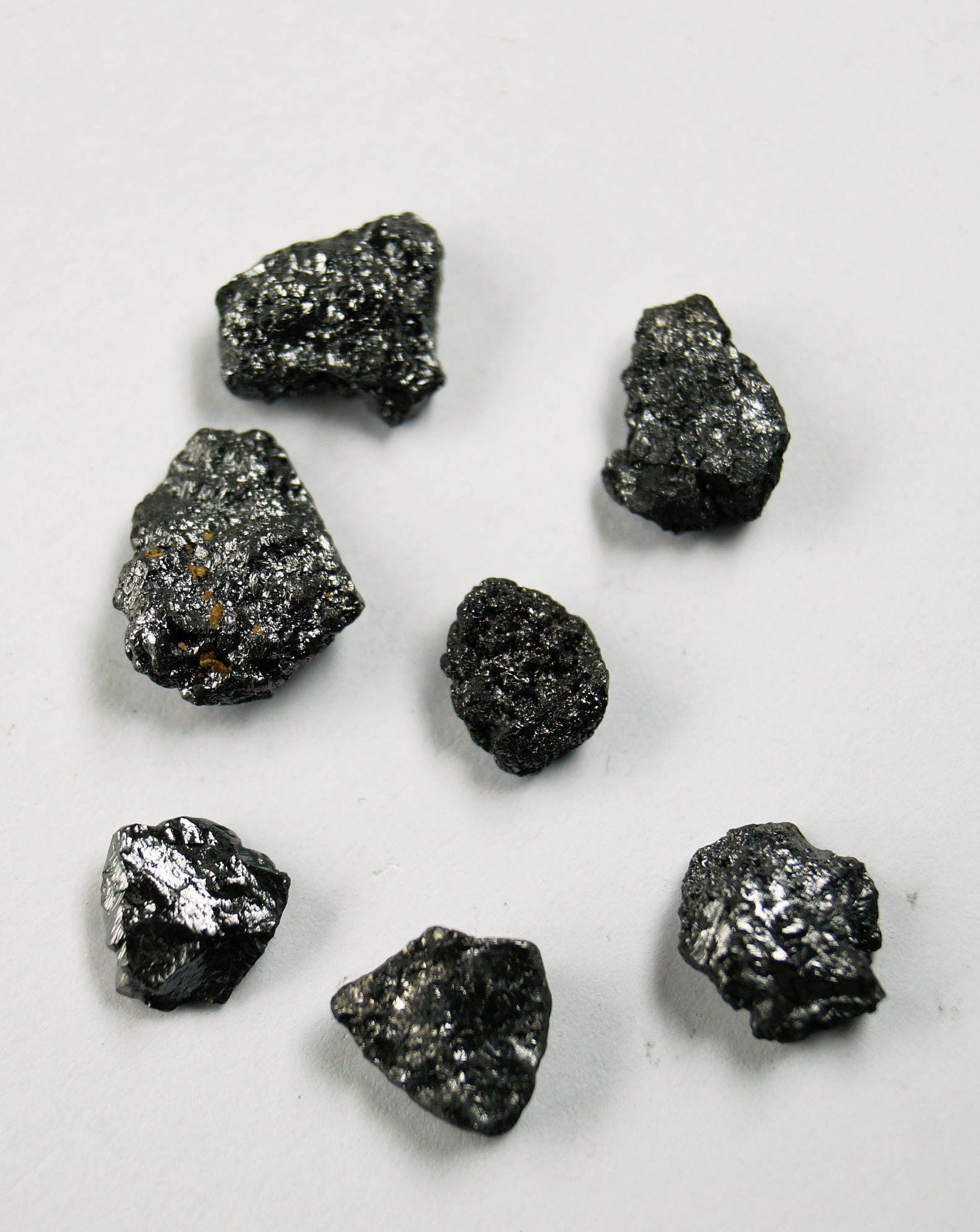 ON Sale 10 Pieces Black Raw Diamonds Flat Rough Diamonds 