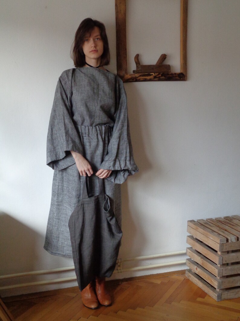 wool-linen TOTE HAND BAG hand-made from double-colored linen in antracite and brown