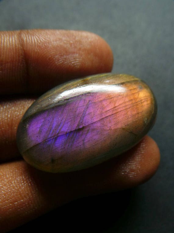 Purple Labradorite Cabochon/Purple Cabochon/Purple Cabochon/Purple Labradorite Smooth Oval Cabochon/37.5x21.5x8.5MM Labradorite Cabochons/Strong Purple Flashy/Wholesalegems b98640 Purple Labradorite Cabochon/Purple Cabochon/Purple Cabochon/Purple Labradorite Smooth Oval Cabochon/37.5x21.5x8.5MM Labradorite Cabochons/Strong Purple Flashy/Wholesalegems b98640