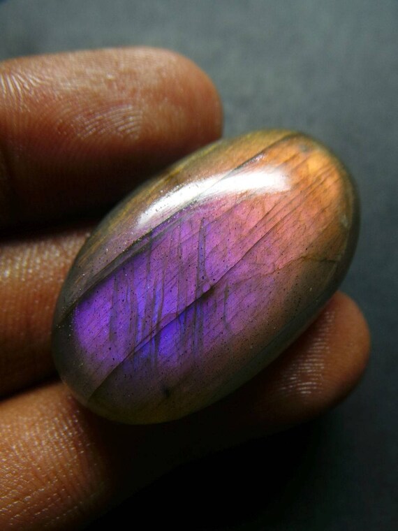 Purple Labradorite Cabochon/Purple Cabochon/Purple Cabochon/Purple Labradorite Smooth Oval Cabochon/37.5x21.5x8.5MM Labradorite Cabochons/Strong Purple Flashy/Wholesalegems b98640 Purple Labradorite Cabochon/Purple Cabochon/Purple Cabochon/Purple Labradorite Smooth Oval Cabochon/37.5x21.5x8.5MM Labradorite Cabochons/Strong Purple Flashy/Wholesalegems b98640
