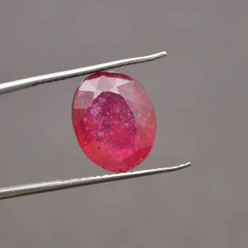 Pink Sapphire Cut-Pink Sapphire Gemstone Cuts-Natural Pink Sapphire Faceted Oval Cut Stone-Pink Sapphire Cut-13.5x11x6 MM-Wholesalegems