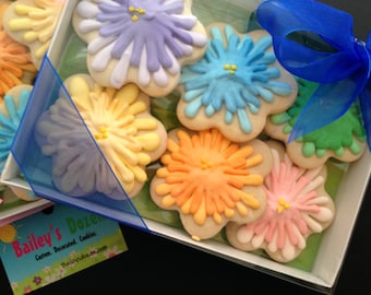Six cookie flowers in a Valentine Day gift box | pansy flower | carnations | colorful love you idea
