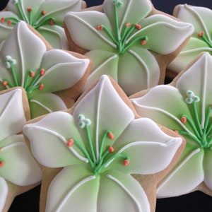 Easter lily cookies | White edible flower cookie favor gifts presented by Bailey's Dozen Cookie Company