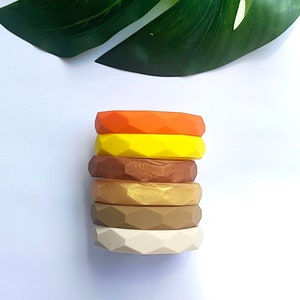 Minimalist chew bangle in yellow, gold or orange/ Silicone geometric Mom bracelet / bite ring/ Chew bracelet /Silicone jewellery / Beissring