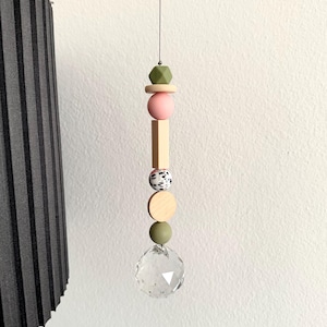 Suncatcher lilac, leopard, red, concrete/ Sun catcher /  Sonnenfänger/ Housewarming gift/ Crystal prism decoration/ Rainbow crystal mobile
