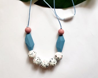 Terrazzo and ice blue silicone necklace/ Geometric nursing necklace/ Breastfeeding chain/ Stillkette/ New mum gift/ Fiddle beads necklace