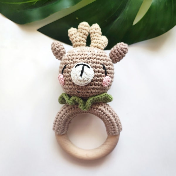 Christmas baby gift/Crochet Bite ring/crochet deer rattle/ wood and cotton bite ring/ deer sensory toy/ elk rattle/ gripping ring wood
