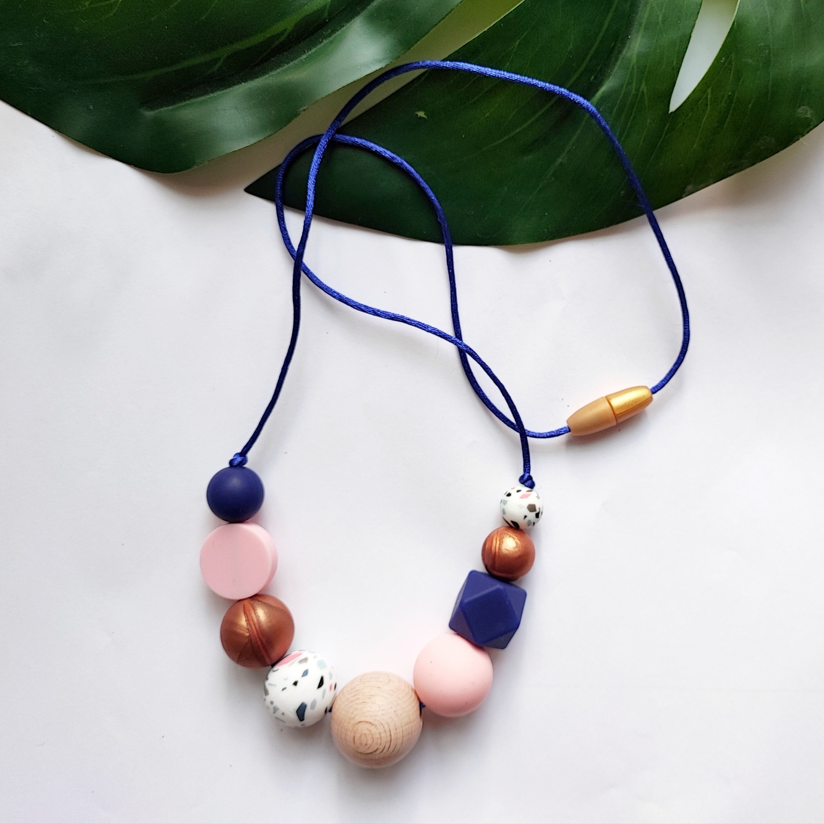 Rose silicone bead necklace Etsy.de