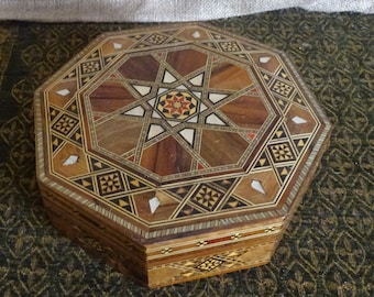 Beautiful inlayed wooden jewellery box
