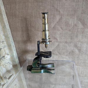 Antique Spiral “Twist‑Focus” Brass Microscope | Victorian‑Era Scientific Instrument | 1800s Novelty Optics