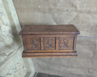 Antique oak settle/ musical wind up jewellery / trinket box