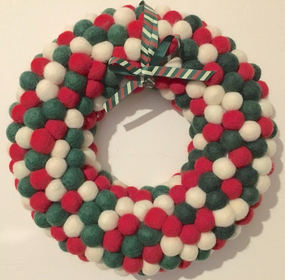 Pom Pom Couronne De Porte De Noel Boules De Laine Feutrée