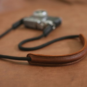 8mm Black Climbing Rope Camera Strap with Brown Leather Shoulder Pad – Windmup®