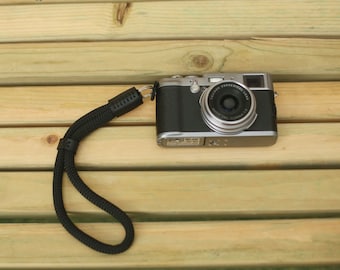 All-Black Climbing Rope Camera Wrist Strap – Minimalist Design by Windmup®