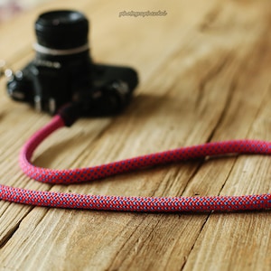 Corda da arrampicata Windmup Red 10 mm Aggiungi corda da paracadute in pelle nera fatta a mano Tracolla per fotocamera