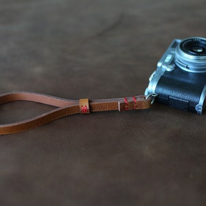Cinturino da polso per macchina fotografica fatto a mano in pelle spessa 10 mm marrone / Windmup