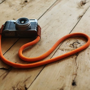 COOL Pelle marrone arancione Corda da arrampicata 10 mm fatta a mano Tracolla per fotocamera