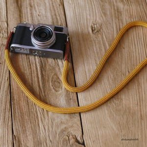 Corda da arrampicata Windmup Gold 10 mm in pelle marrone fatta a mano Tracolla per fotocamera