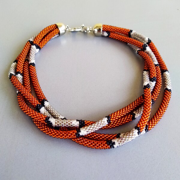 Serpent roi - Collier de corde de crochet de perle - serpent - collier de serpent - serpent de perle - collier classique - collier de perle - collier de perle de corde