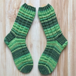 Helgen socks knitting pattern