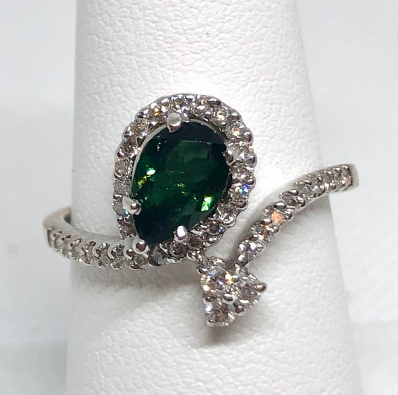 Tsvorite Garnet and Diamond Gold Ring - image 1