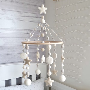 Neutral & Natural Baby Mobile, Nursery Mobile, Cot Mobile Boy, White Crib Mobile, Felt Mobile, Star Mobile Baby, Girl Mobile Nursery Decor