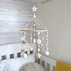 Neutral & Natural Baby Mobile, Nursery Mobile Boy, Cot Mobile, Crib Mobile, Felt Ball Mobile, Star Baby Mobile, Girl Mobile, Nursery Decor