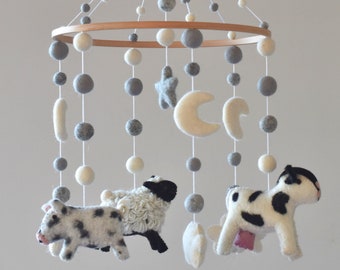 Monochrome Farm Baby Mobile, Neutral Crib Mobile, Unisex Nursery, Newborn Gifts, Baby Mobile Animals, Sheep Mobile, Farm Baby Mobile