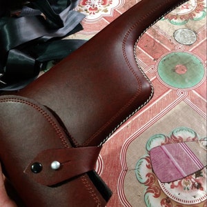 Véritable pistolet mitrailleur Mauser C96 fabriqué à la main, étui en cuir élégant et de qualité avec une tenue unique