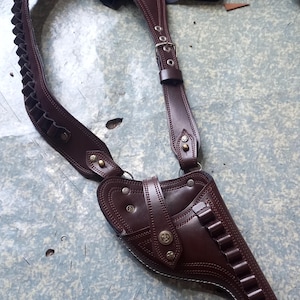 Handmade Leather Revolver Holster: Taurus .38 & Similar