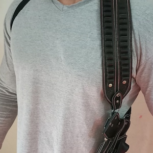Impressionnant fabriqué à la main pistolet universel de 9 mm double ligne Holster d'épaule en cuir élégant et de qualité