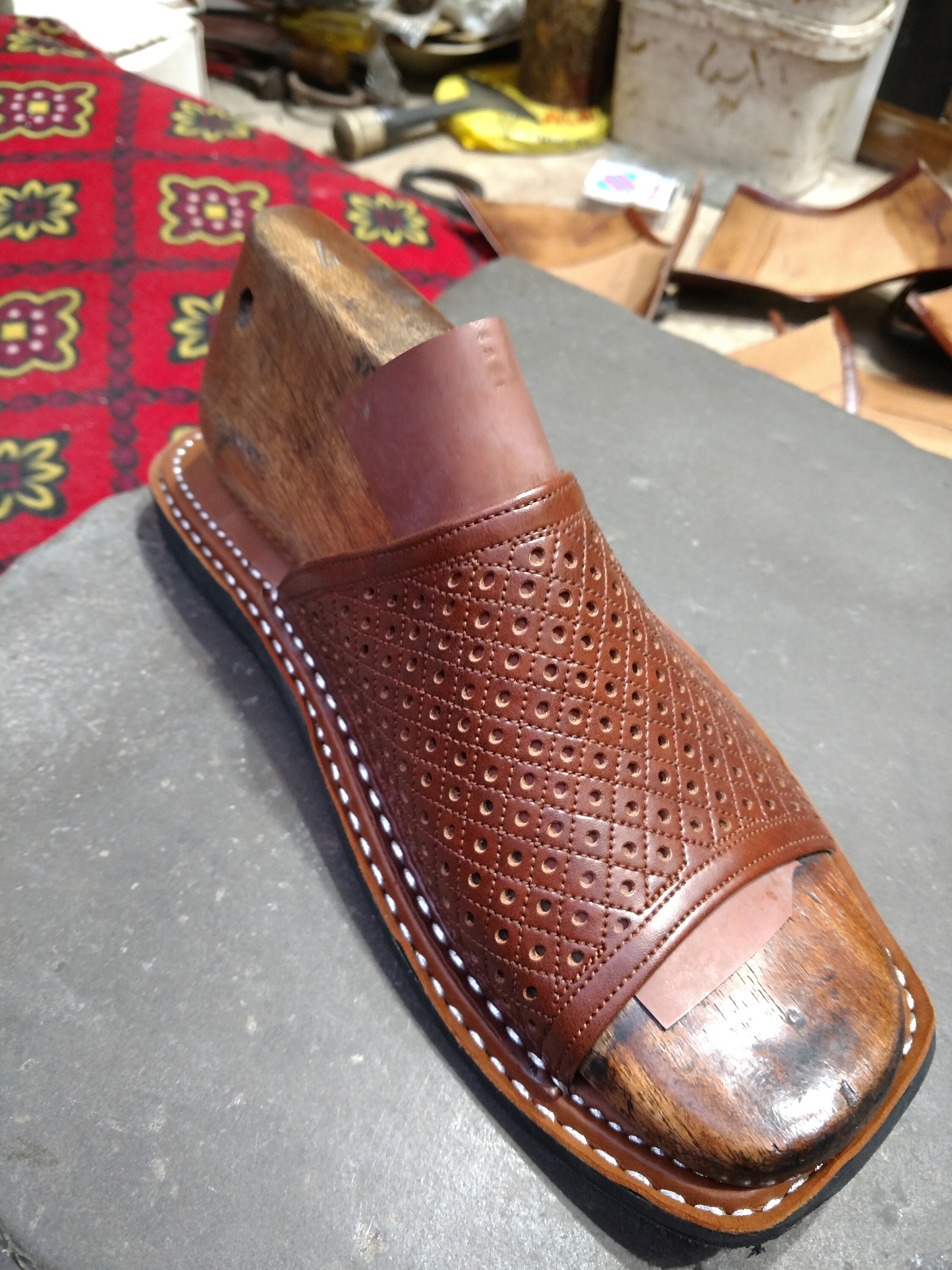 Aesthetic Handcrafted Exquisite quality leather Sandal/chappal with style and fashion