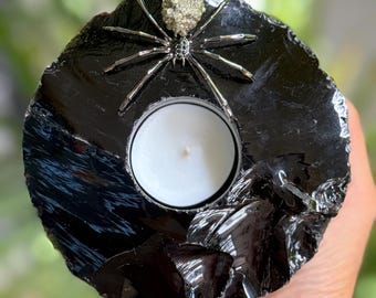 Bougeoir en obsidienne avec araignée en pyrite | Décoration gothique en cristal | Photophore en obsidienne noire | Décoration d'Halloween | Cadeau sorcière